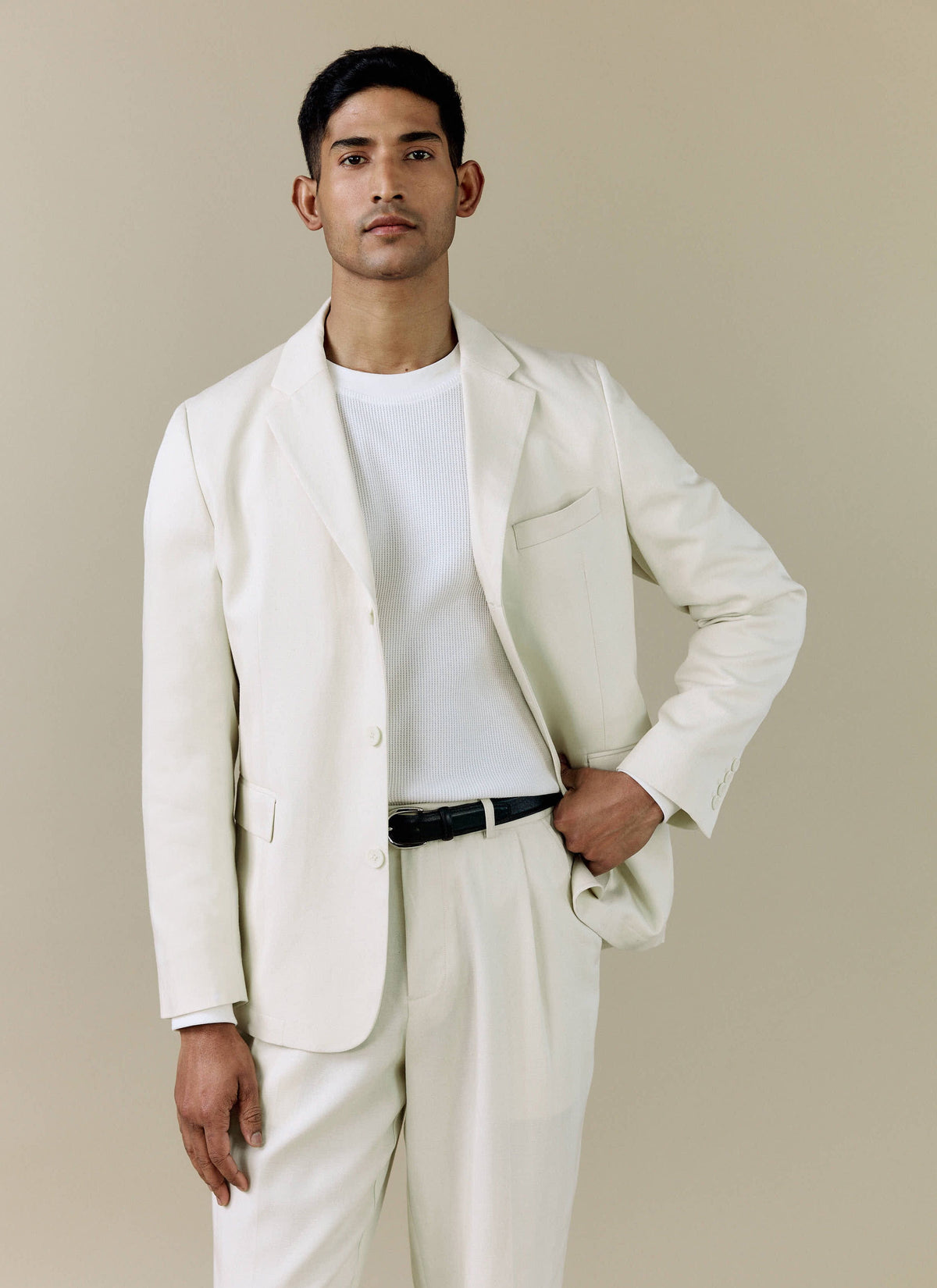 Men's Pleated Trousers - Relaxed Fit - Cream - Lyocell