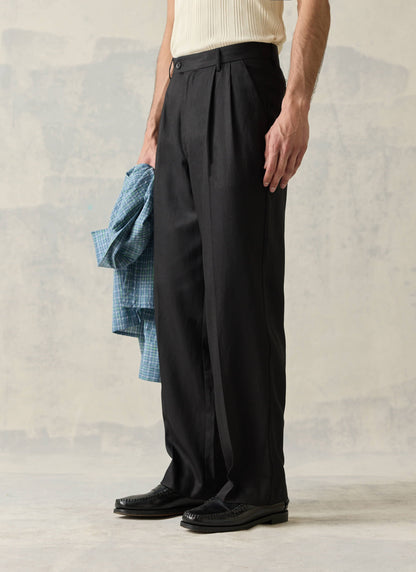 Men's Tailored Pleated Trousers - Lyocell Blend - Black