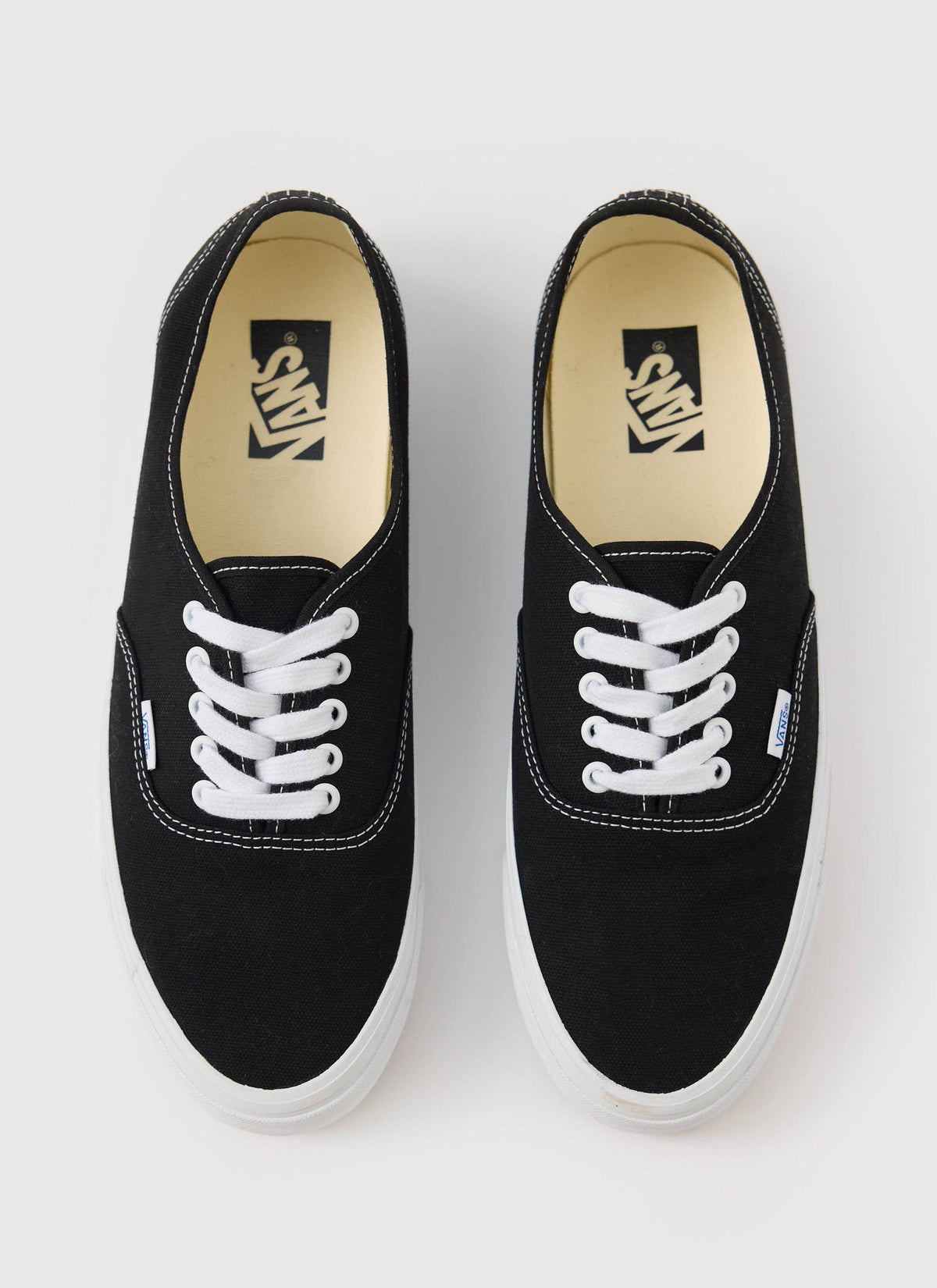 Men's Vans Authentic 44 Deck DX - Low Top Trainers - Black & White
