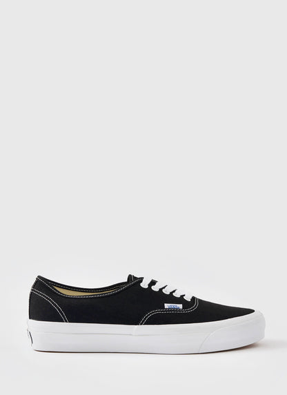 Men's Vans Authentic 44 Deck DX - Low Top Trainers - Black & White